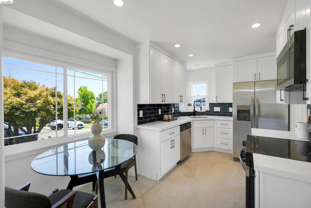18421 Magee Way, Castro Valley, CA 94546
