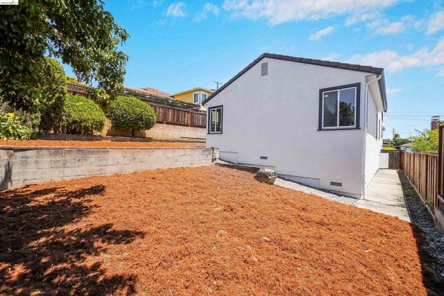 18421 Magee Way, Castro Valley, CA 94546