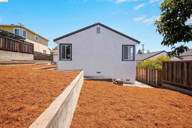 18421 Magee Way, Castro Valley, CA 94546