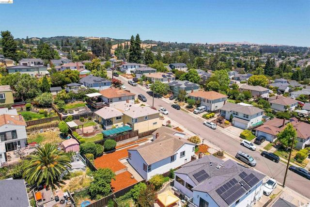 18421 Magee Way, Castro Valley, CA 94546