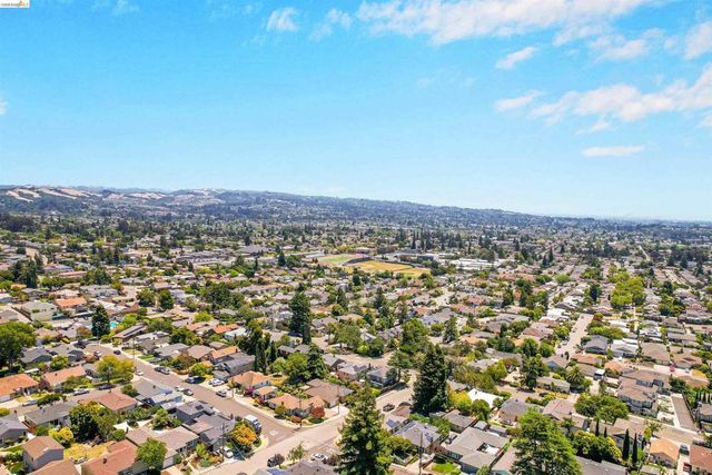 18421 Magee Way, Castro Valley, CA 94546