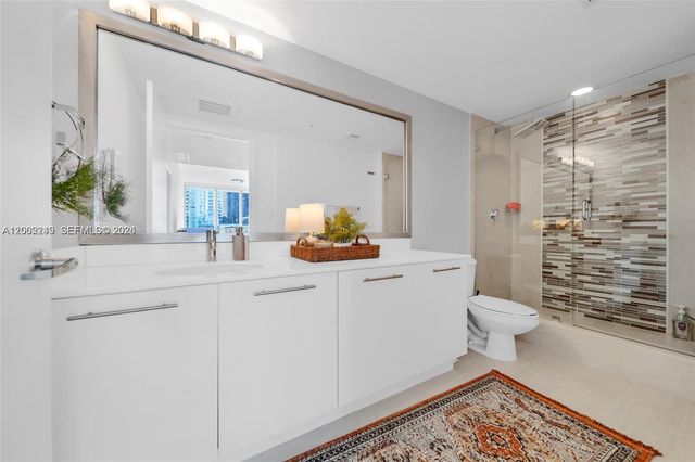 92 SW 3rd St 902, Miami, FL 33130