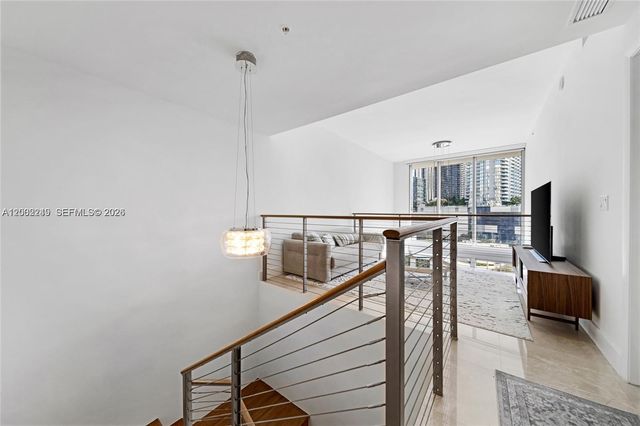 92 SW 3rd St 902, Miami, FL 33130