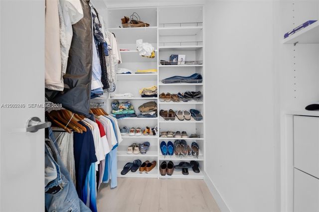 92 SW 3rd St 902, Miami, FL 33130