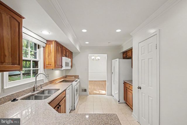 6570 ROCKLAND DR, Clifton, VA 20124