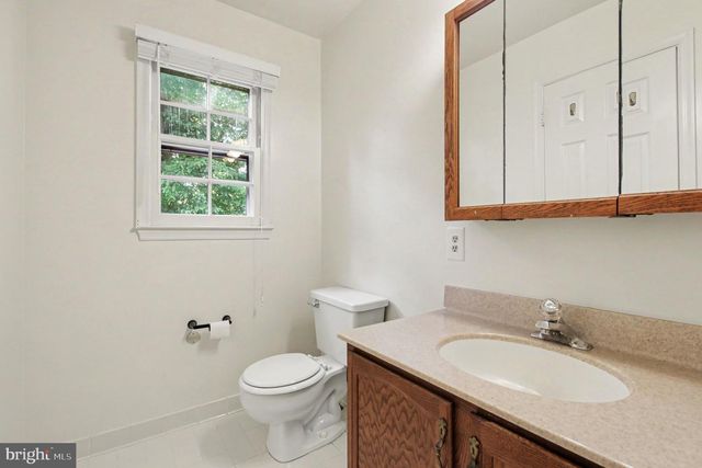 6570 ROCKLAND DR, Clifton, VA 20124