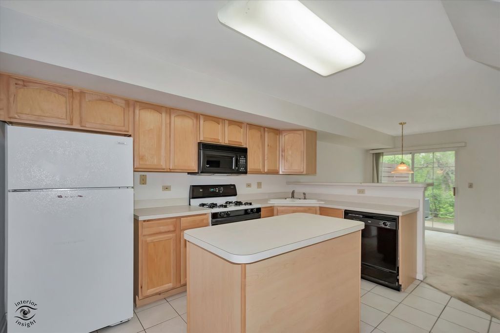 Image 12 of property listing at 13917 S Cambridge Circle, Plainfield, IL 60544