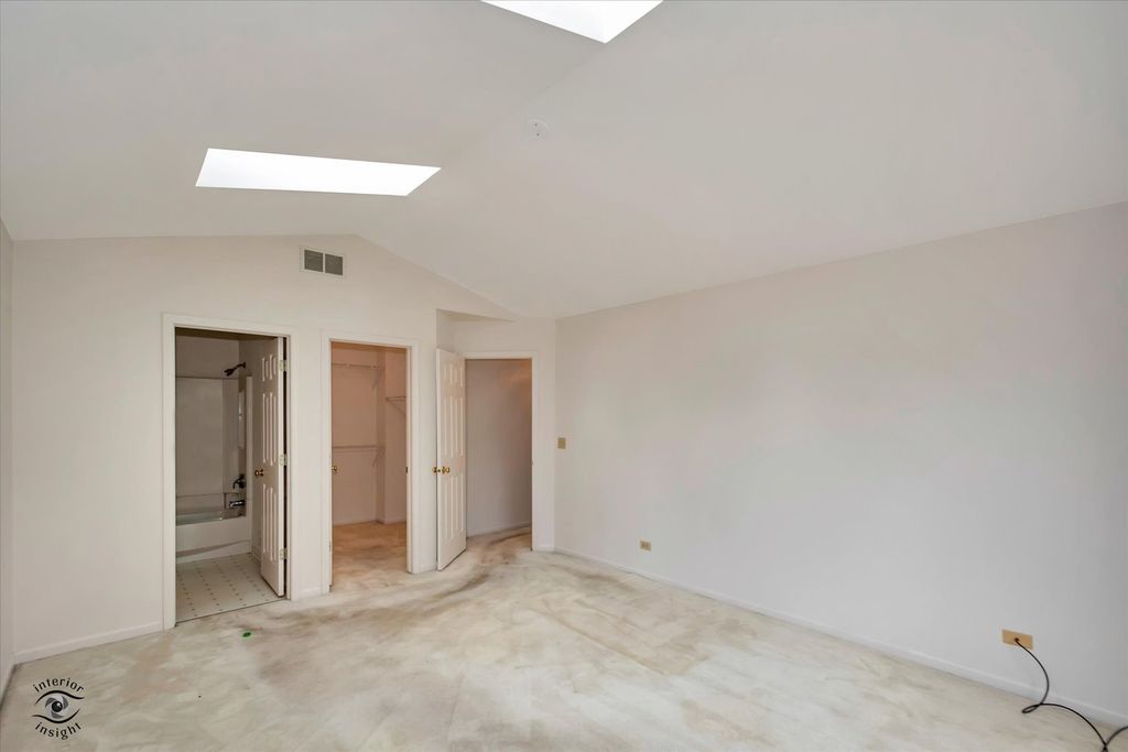 Image 19 of property listing at 13917 S Cambridge Circle, Plainfield, IL 60544