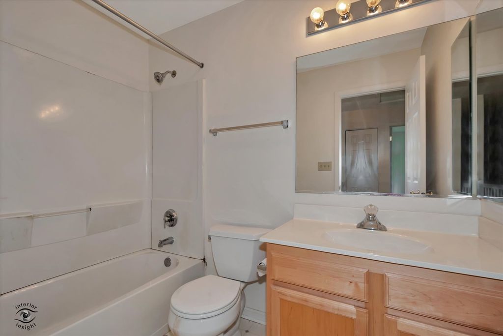 Image 26 of property listing at 13917 S Cambridge Circle, Plainfield, IL 60544