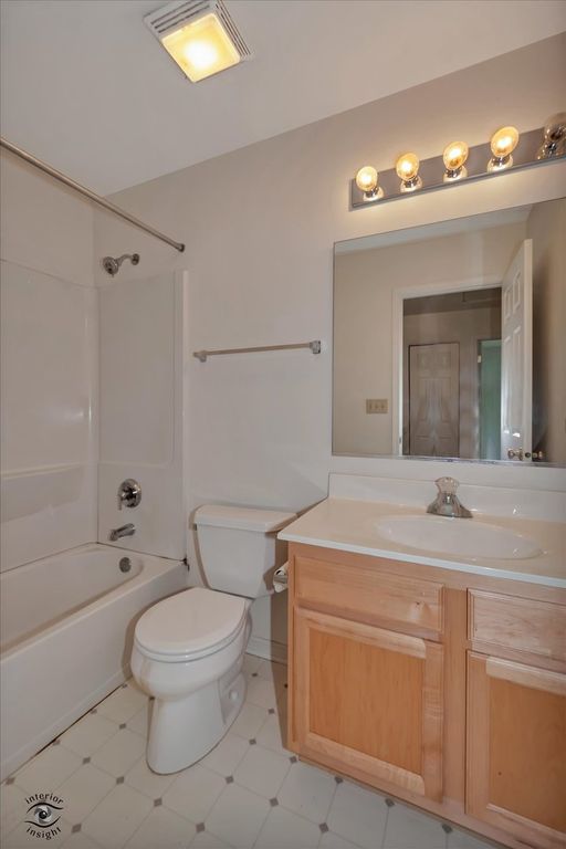 Image 27 of property listing at 13917 S Cambridge Circle, Plainfield, IL 60544