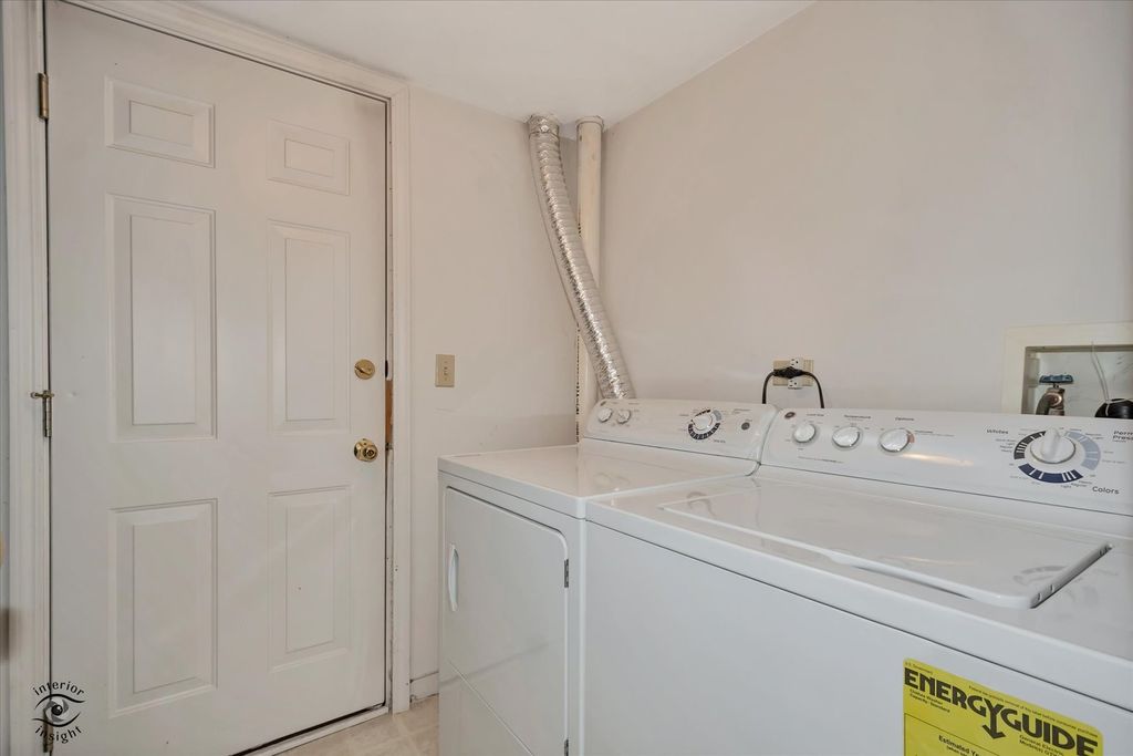 Image 28 of property listing at 13917 S Cambridge Circle, Plainfield, IL 60544