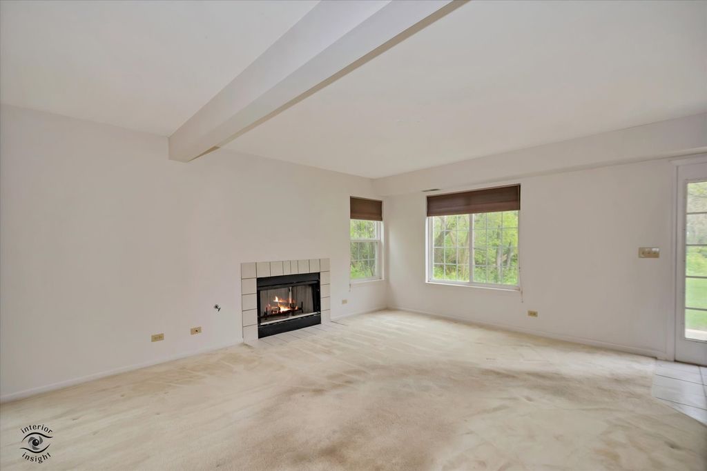 Image 8 of property listing at 13917 S Cambridge Circle, Plainfield, IL 60544