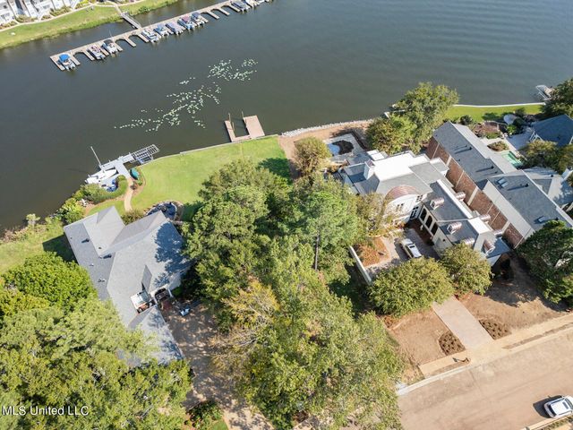 143 Overlook Pointe Drive, Ridgeland, MS 39157