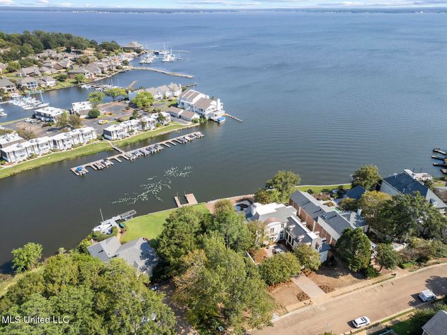143 Overlook Pointe Drive, Ridgeland, MS 39157