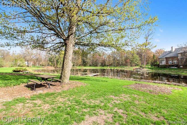 3575 Clark Circle, Commerce Twp, MI 48382