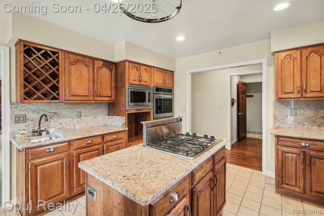 3575 Clark Circle, Commerce Twp, MI 48382