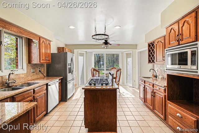3575 Clark Circle, Commerce Twp, MI 48382