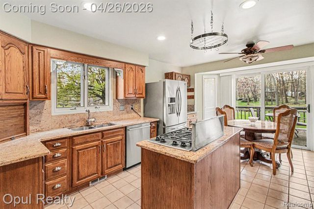 3575 Clark Circle, Commerce Twp, MI 48382