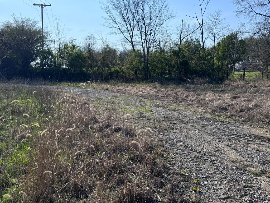 Image 5 of property listing at 2915 Green Street, Centralia, IL 62801