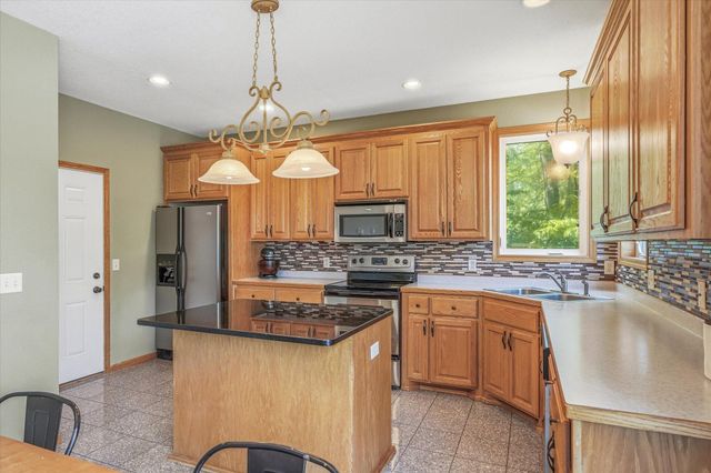 2020 Klickitat Street, Big Lake, MN 55309
