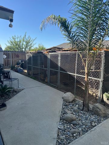 1212 Myrtle Court, Lemoore, CA 93245