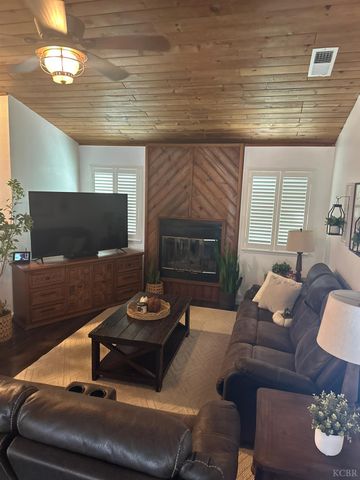1212 Myrtle Court, Lemoore, CA 93245