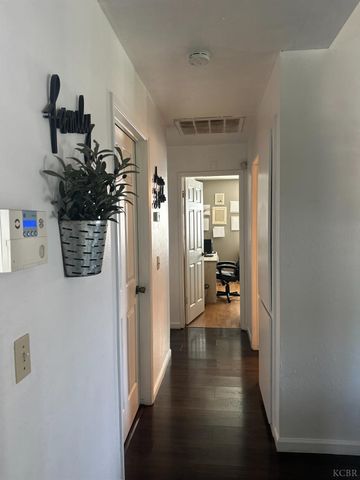 1212 Myrtle Court, Lemoore, CA 93245
