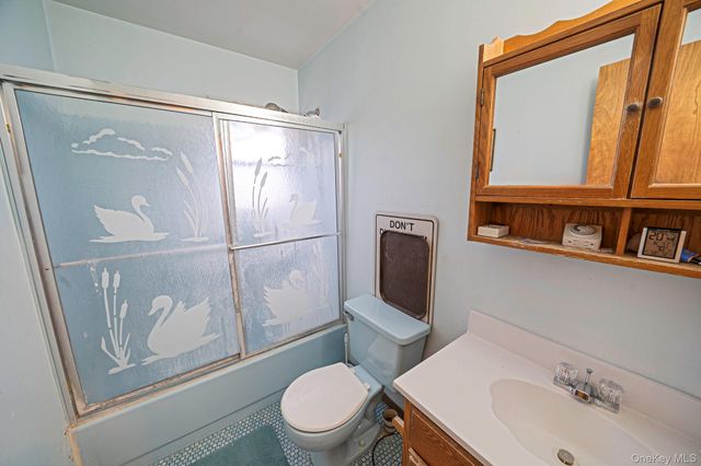 81 Hale Street, Brentwood, NY 11717