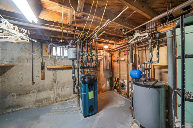 81 Hale Street, Brentwood, NY 11717