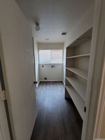 10606 TERRACE GLN, San Antonio, TX 78223
