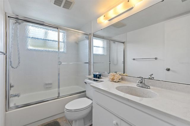 410 CERROMAR CIRCLE S 242, Venice, FL 34293