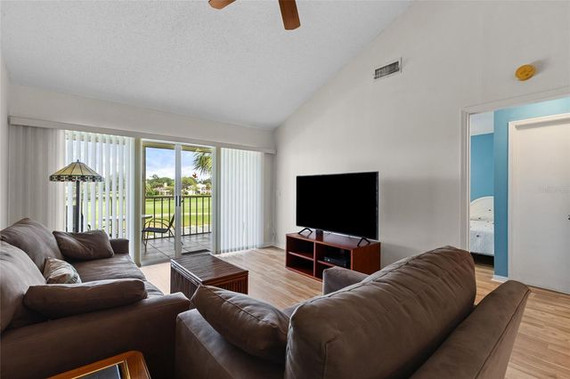 410 CERROMAR CIRCLE S 242, Venice, FL 34293