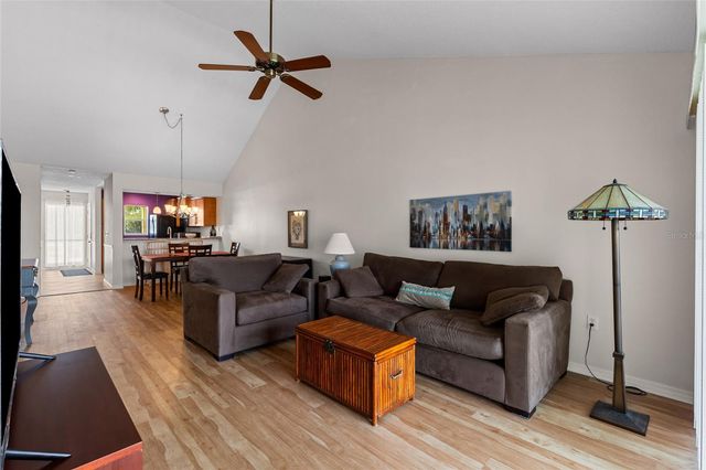 410 CERROMAR CIRCLE S 242, Venice, FL 34293