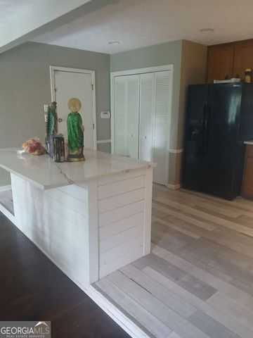 5261 Nathan Drive NW, Lilburn, GA 30047