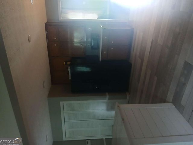 5261 Nathan Drive NW, Lilburn, GA 30047