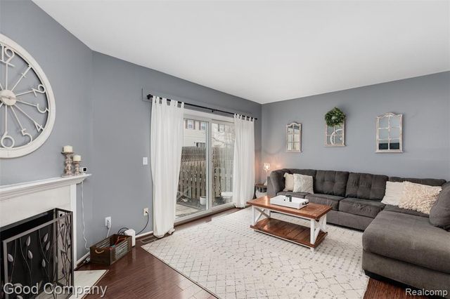 42146 Farragut Court, Northville, MI 48167