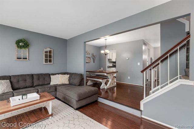 42146 Farragut Court, Northville, MI 48167