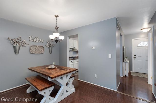 42146 Farragut Court, Northville, MI 48167