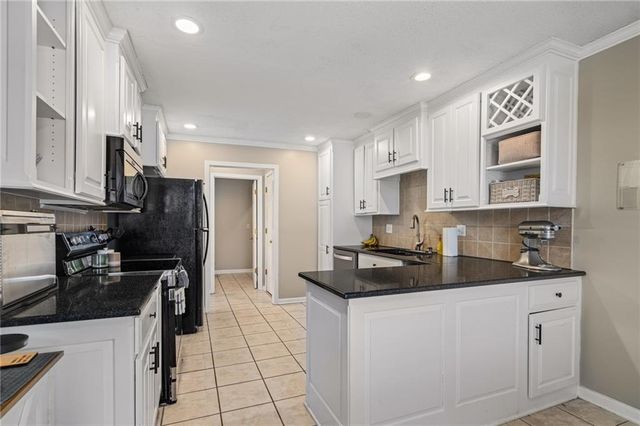 7216 Rene Street, Shawnee, KS 66216