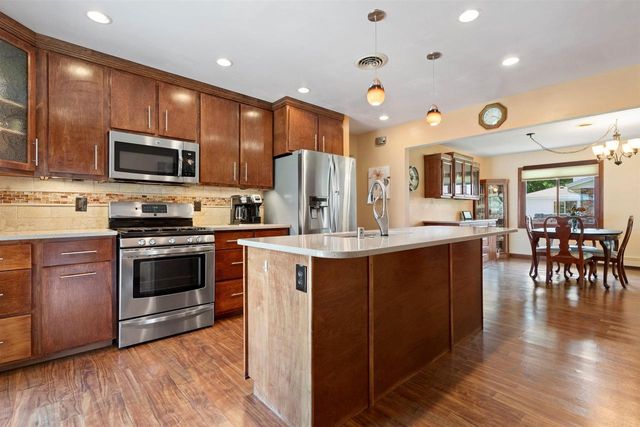 6247 W Glenbrook ROAD, Brown Deer, WI 53223