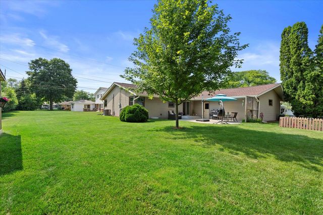 6247 W Glenbrook ROAD, Brown Deer, WI 53223