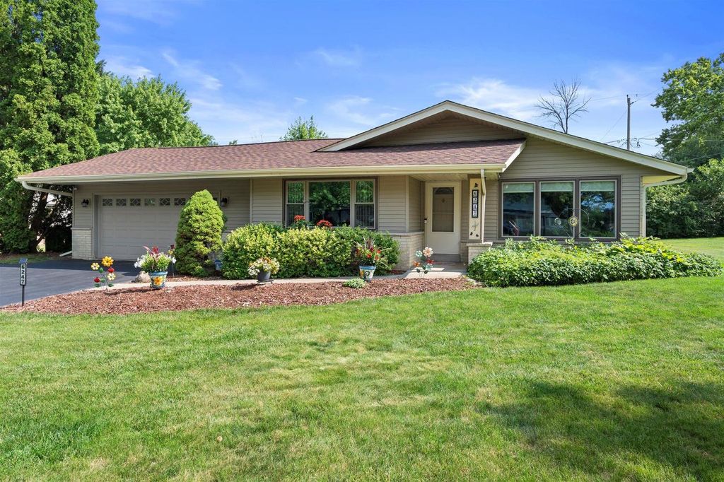 6247 W Glenbrook ROAD, Brown Deer, WI 53223