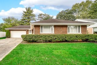 110 S Mount Prospect Road, Mount Prospect, IL 60056