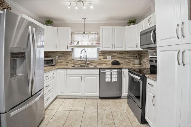 8 SILVER WAY, Ocala, FL 34472
