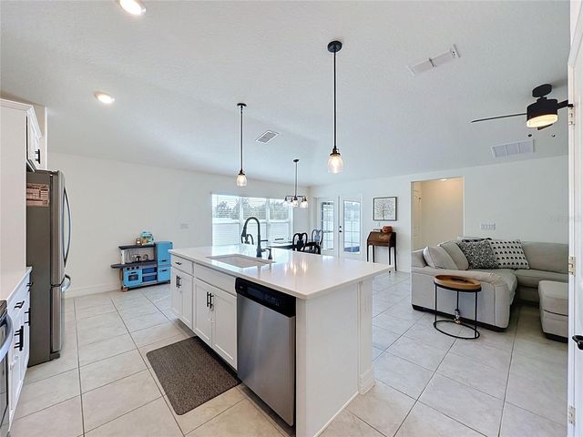 1124 PAPAYA CIR, Davenport, FL 33897
