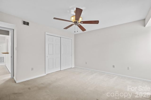 7331 Winery Lane, Charlotte, NC 28227