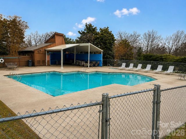 7331 Winery Lane, Charlotte, NC 28227