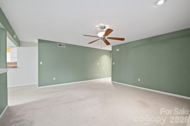 7331 Winery Lane, Charlotte, NC 28227