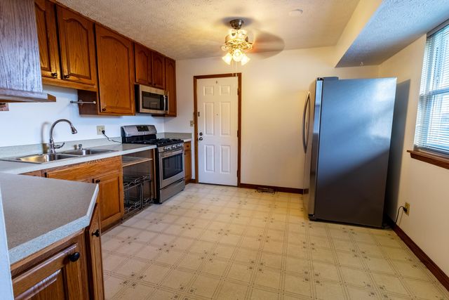 120 Ziegler Avenue, Columbus, OH 43207