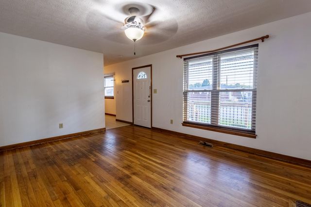 120 Ziegler Avenue, Columbus, OH 43207